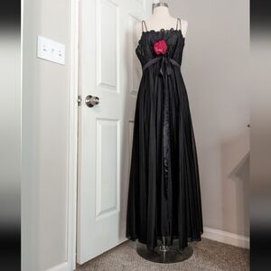 1960s Vanity Fair Nightgown